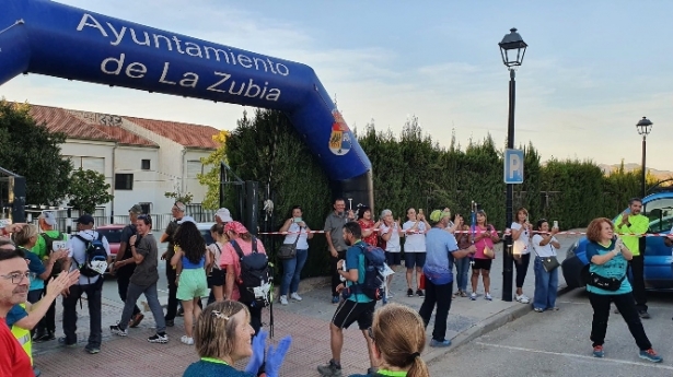 llegada a La Zubia de los participantes de la XV Marcha Popular (AYTO. LA ZUBIA) llegada a La Zubia de los participantes de la XV Marcha Popular (AYTO. LA ZUBIA)
