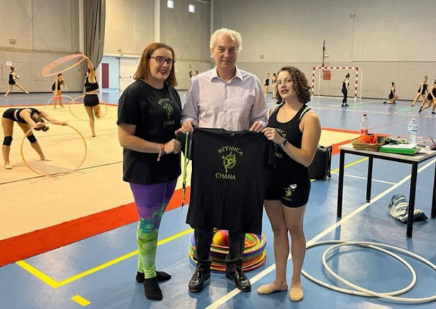 Imagen de la visita al club rítmica Chana (AYUNTAMIENTO GRANADA)