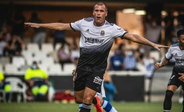Ortuño celebra un gol con la camiseta del Cartagena (FC CARTAGENA) Ortuño celebra un gol con la camiseta del Cartagena (FC CARTAGENA)