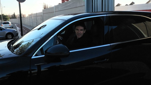 Karanka abandona la Ciudad Deportiva tras despedirse de la plantilla (FRAN CALVO) Karanka abandona la Ciudad Deportiva tras despedirse de la plantilla (FRAN CALVO)