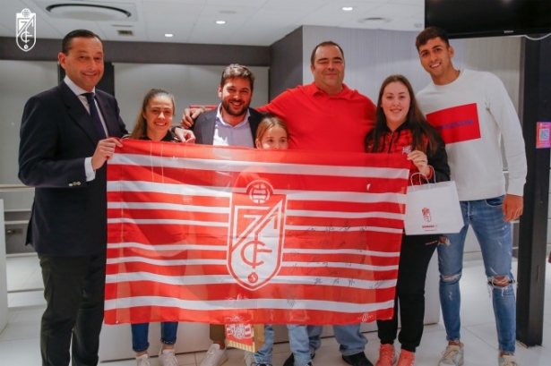 El Granada tuvo un encuentro con la Peña `Reconquista Nazarí` en el `Nuevo Los Cármenes` (GCF) El Granada tuvo un encuentro con la Peña `Reconquista Nazarí` en el `Nuevo Los Cármenes` (GCF)