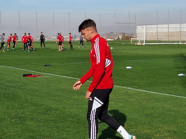 Petrovic, a su salida al campo para ejercitarse al margen este lunes (FRAN CALVO)