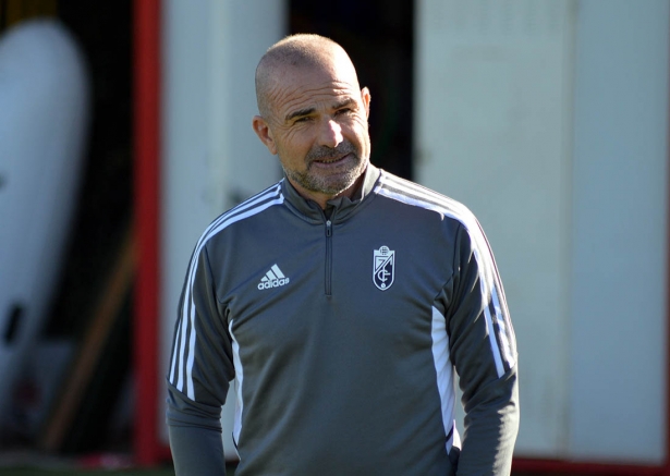 Paco López, técnico del Granada (JAVIER PALMA) Paco López, técnico del Granada (JAVIER PALMA)