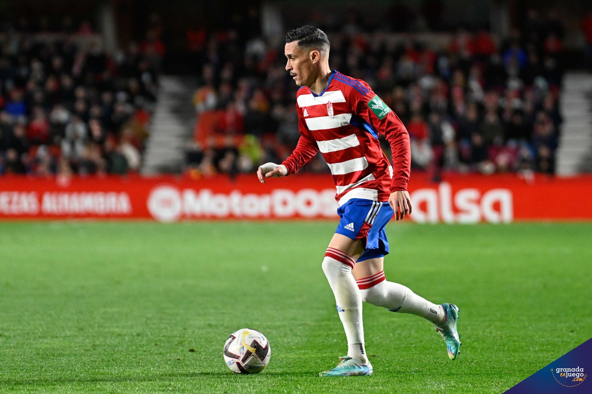 Callejón, en un lance del duelo ante el Albacete (JOSÉ M. BALDOMERO)