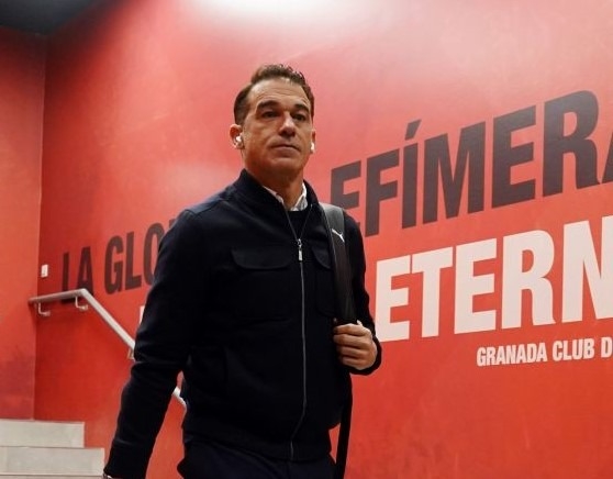Luis García Plaza, a su llegada al `Nuevo Los Cármenes` (LALIGA) Luis García Plaza, a su llegada al `Nuevo Los Cármenes` (LALIGA)