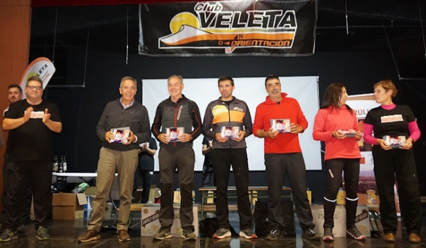Entrega de placas a los presidentes del club (CLUB VELETA)