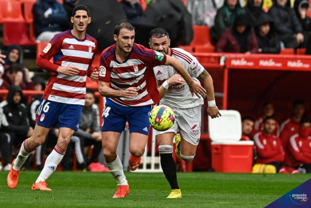 Ignasi Miquel, durante el partido ante el Cartagena (JOSÉ M. BALDOMERO) Ignasi Miquel, durante el partido ante el Cartagena (JOSÉ M. BALDOMERO)