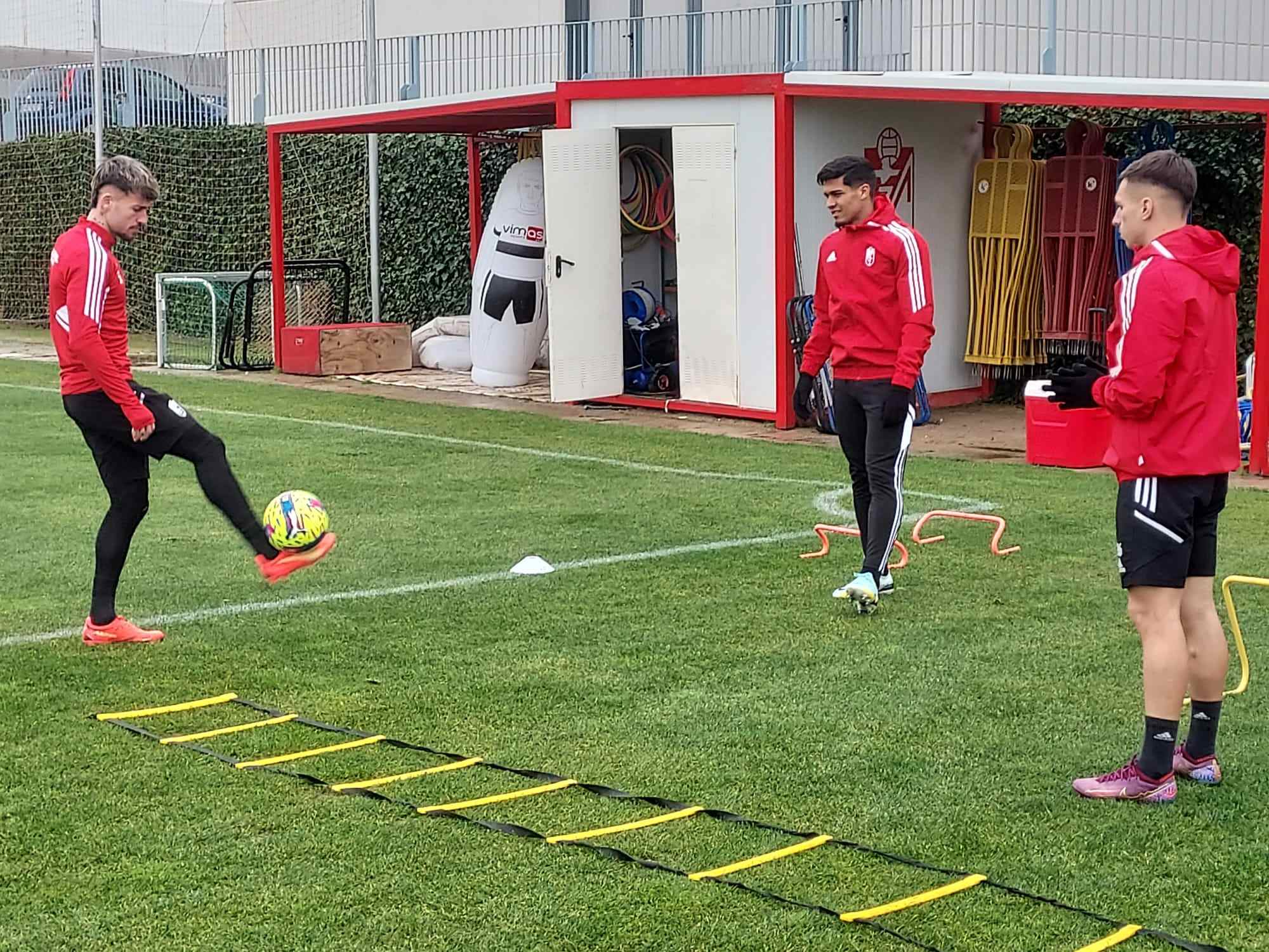 Ricard, Arezo y Bryan, este martes en la Ciudad Deportiva (FRAN CALVO)