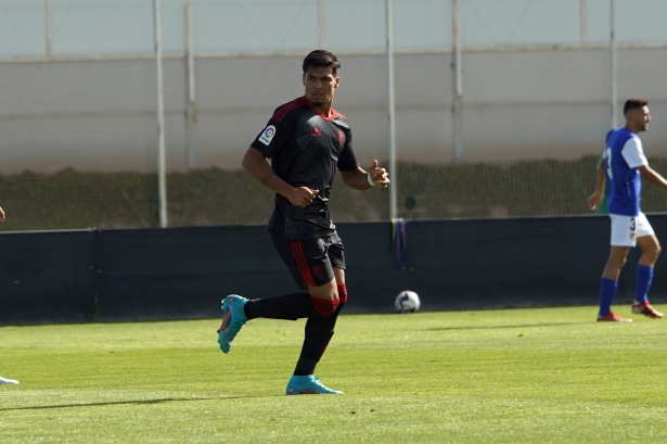 Matías Arezo, en un partido esta pretemporada con el Granada en la Ciudad Deportiva (JOSÉ VELASCO) Matías Arezo, en un partido esta pretemporada con el Granada en la Ciudad Deportiva (JOSÉ VELASCO)