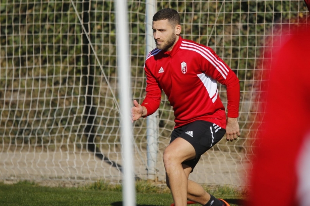Weissman, en su primer entrenamiento con el Granada (GCF) Weissman, en su primer entrenamiento con el Granada (GCF)