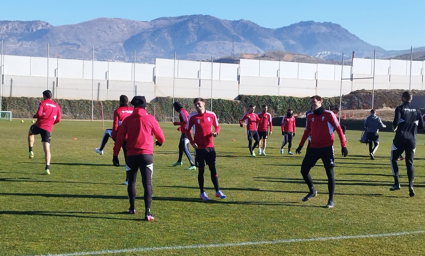 Imagen del entrenamiento de este viernes en la Ciudad Deportiva, con Neva en el grupo (FRAN CALVO)