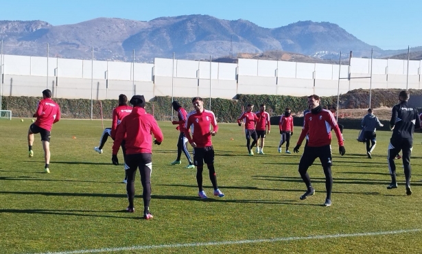 Imagen del entrenamiento de este viernes en la Ciudad Deportiva, con Neva en el grupo (FRAN CALVO) Imagen del entrenamiento de este viernes en la Ciudad Deportiva, con Neva en el grupo (FRAN CALVO)