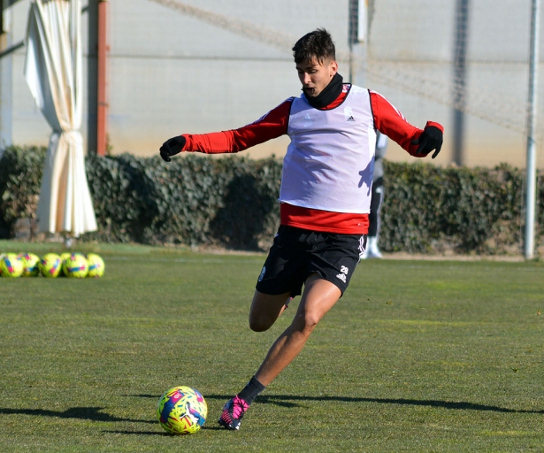 Raúl Torrente, en un entrenamiento reciente con el Granada (JAVIER PALMA) Raúl Torrente, en un entrenamiento reciente con el Granada (JAVIER PALMA)