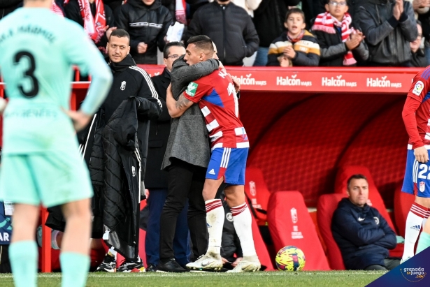 Paco López tiene a seis futbolistas apercibidos de sanción (JOSÉ M. BALDOMERO) Paco López tiene a seis futbolistas apercibidos de sanción (JOSÉ M. BALDOMERO)