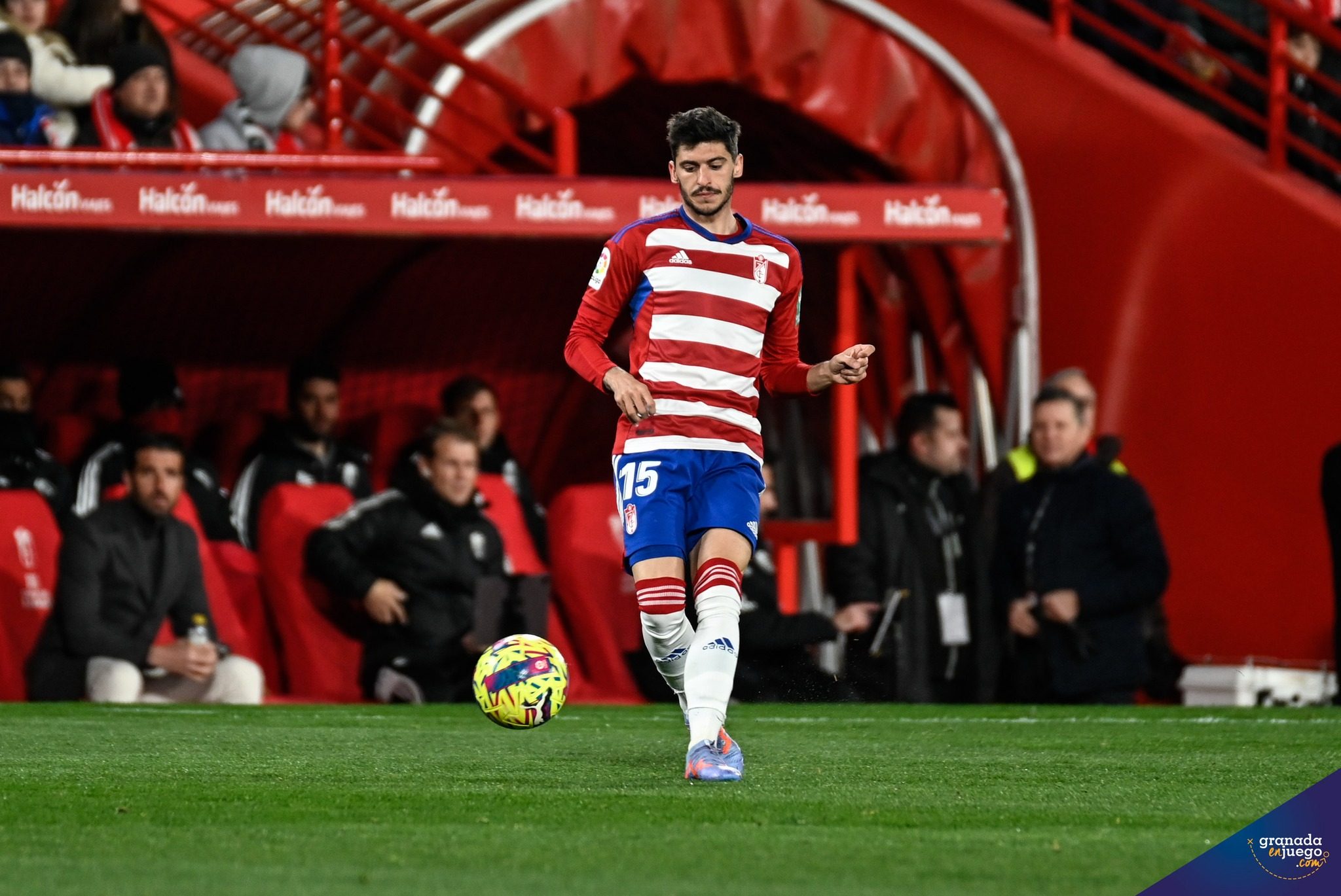 Carlos Neva, durante el encuentro ante el Málaga (JOSÉ M. BALDOMERO)