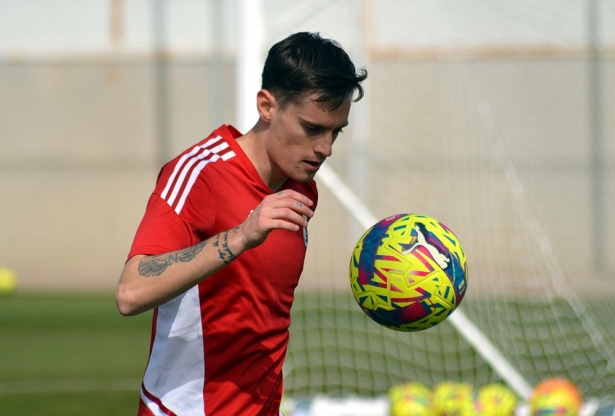 Pol Lozano volvió al once (PALMA) Pol Lozano volvió al once (PALMA)