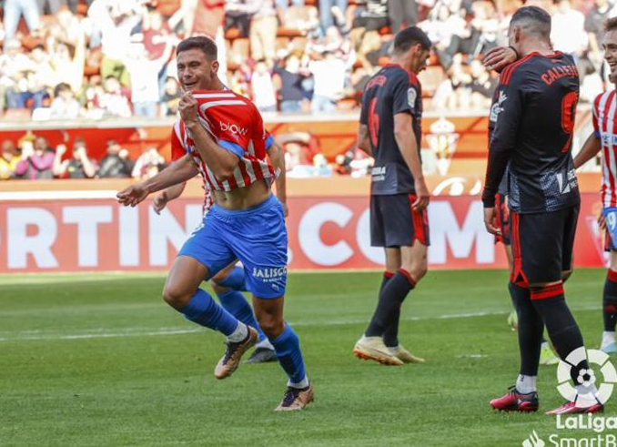 El Granada no pudo sacar nada en El Molinón 