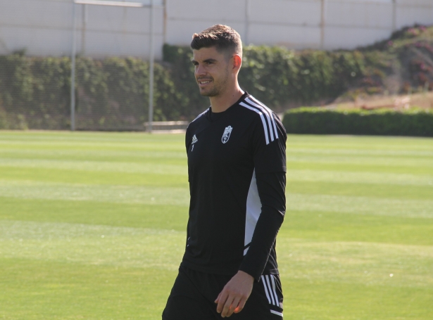Raúl Fernández durante un entrenamiento (AZCOYTIA) Raúl Fernández durante un entrenamiento (AZCOYTIA)
