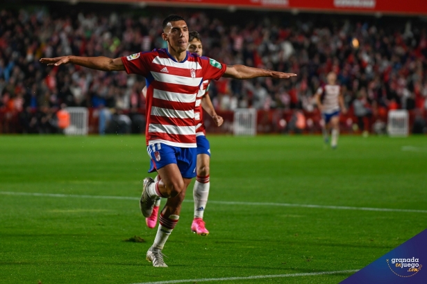 Uzuni celebra su tanto ante el Leganés (BALDOMERO) Uzuni celebra su tanto ante el Leganés (BALDOMERO)