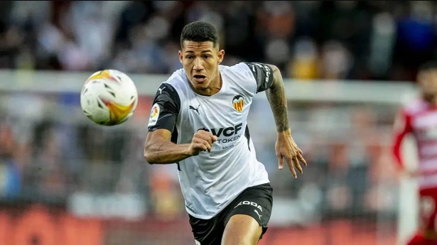 Marcos André en un partido con el Valencia (LALIGA) Marcos André en un partido con el Valencia (LALIGA)