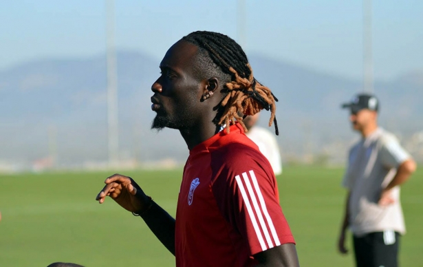 Dionkou durante el entrenamiento de este jueves (J. PALMA) Dionkou durante el entrenamiento de este jueves (J. PALMA)