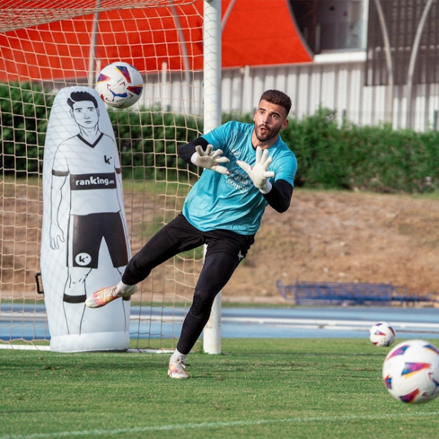 Luis Maximiano en su primer entrenamiento con la UD Almería (UD ALMERÍA) Luis Maximiano en su primer entrenamiento con la UD Almería (UD ALMERÍA)