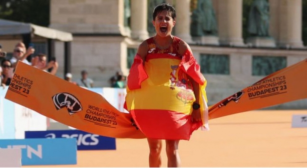 María Pérez entra victoriosa en meta (STEPH CHAMBERS//GETTY IMAGES) María Pérez entra victoriosa en meta (STEPH CHAMBERS//GETTY IMAGES)