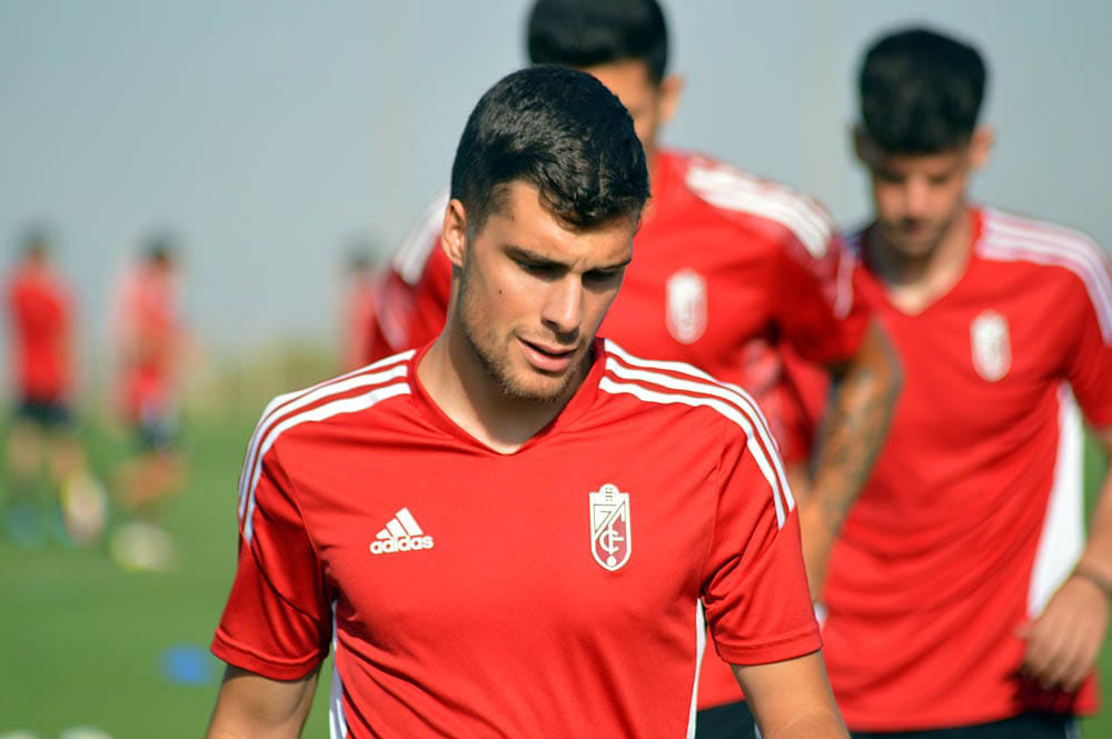 Soro durante un entrenamiento con el Granada CF (JAVIER PALMA)