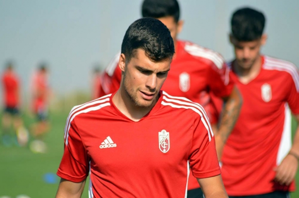 Soro durante un entrenamiento con el Granada CF (JAVIER PALMA)