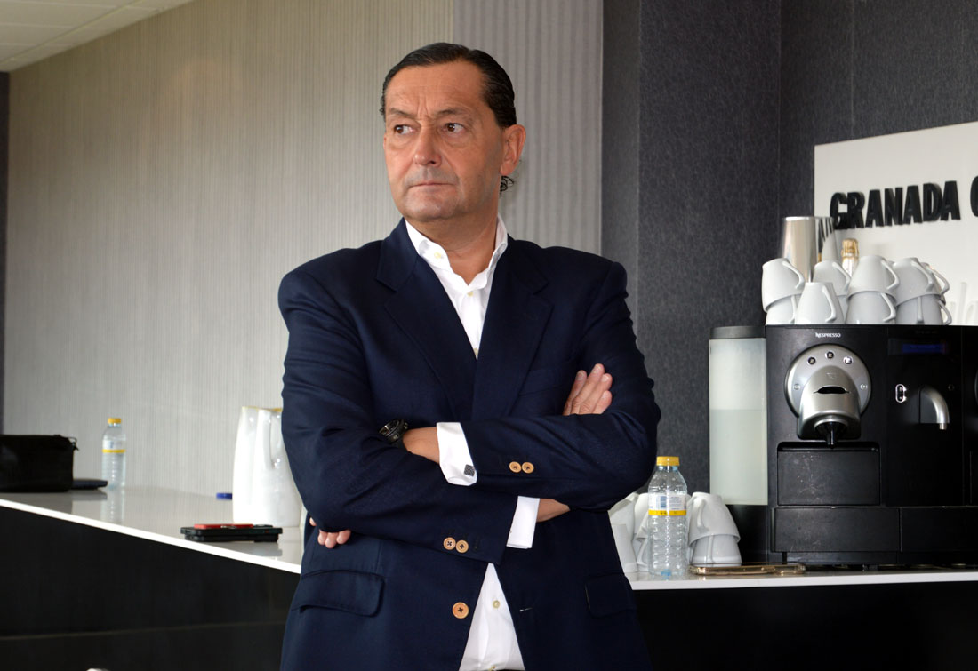 García Amado, director general del Granada CF, en un momento del desayuno informativo (J. PALMA)