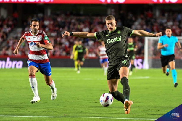 El Girona doblegó al Granada CF (JOSÉ M. BALDOMERO) El Girona doblegó al Granada CF (JOSÉ M. BALDOMERO)