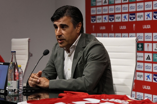 Nico Rodríguez, director deportivo del Granada CF, durante la presentación de los jugadores (JOSÉ ANDRÉS FERNÁNDEZ) Nico Rodríguez, director deportivo del Granada CF, durante la presentación de los jugadores (JOSÉ ANDRÉS FERNÁNDEZ)