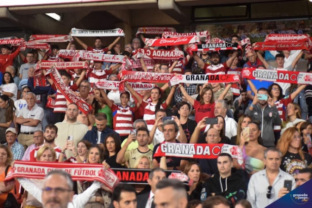 Afición del Granada CF (JOSÉ M. BALDOMERO) Afición del Granada CF (JOSÉ M. BALDOMERO)