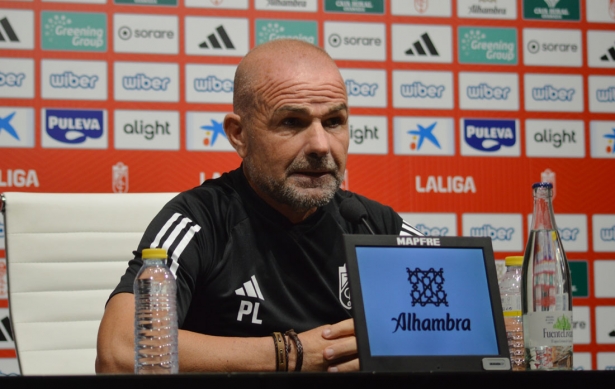 Paco López, entrenador del Granada CF, durante la rueda de prensa previa el partido con el Betis (J. PALMA) Paco López, entrenador del Granada CF, durante la rueda de prensa previa el partido con el Betis (J. PALMA)