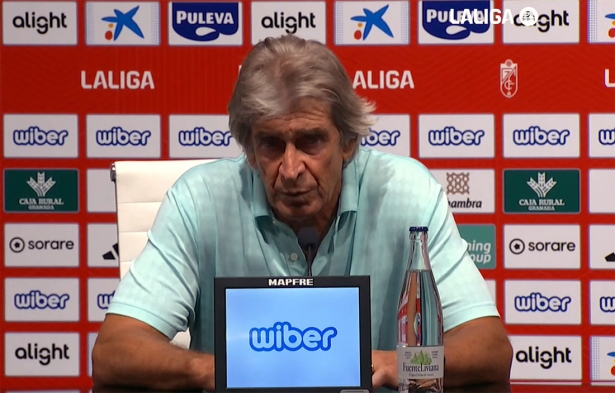 Manuel Pellegrini, entrenador del Real Betis, en un momento de la rueda de prensa (LALIGA) Manuel Pellegrini, entrenador del Real Betis, en un momento de la rueda de prensa (LALIGA)