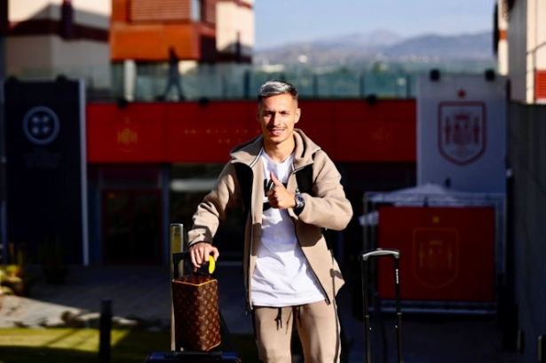 Bryan Zaragoza a su llegada a la Ciudad Deportiva de Las Rozas (RFEF)