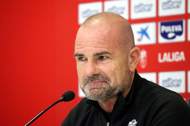 Paco López, entrenador del Granada CF, durante la rueda de prensa previa el partido con Osasuna (CRISTIAN FERNÁNDEZ)