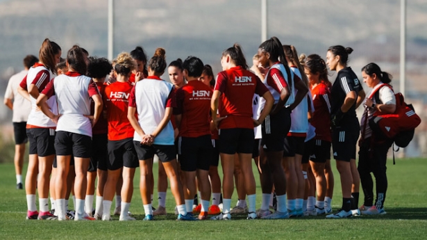 Unidas por un sueño (GRANADA CF FEMENINO) Unidas por un sueño (GRANADA CF FEMENINO)