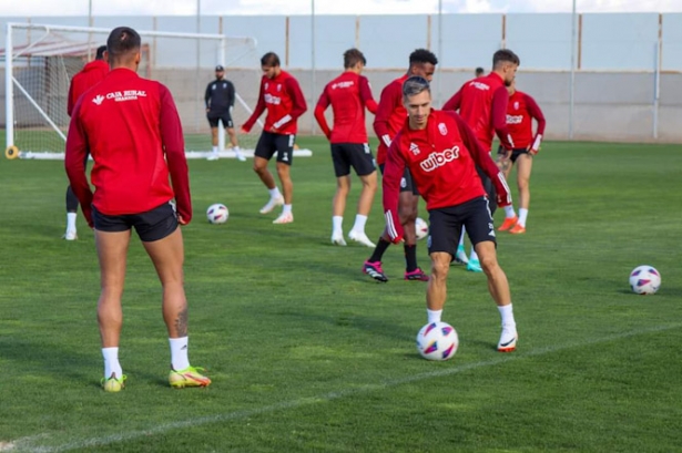 Entrenamiento del Granada CF (CRISTIAN FERNÁNDEZ) Entrenamiento del Granada CF (CRISTIAN FERNÁNDEZ)