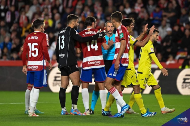 El Granada CF perdió ante el Villarreal (JOSÉ M. BALDOMERO) El Granada CF perdió ante el Villarreal (JOSÉ M. BALDOMERO)