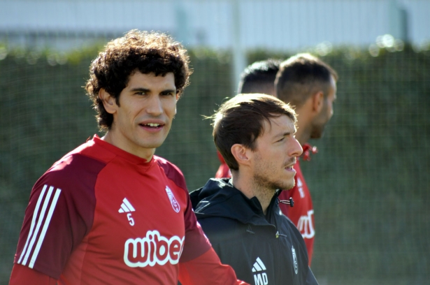Jesús Vallejo entrenó al margen del grupo con un readaptador del cuerpo técnico (J. PALMA)