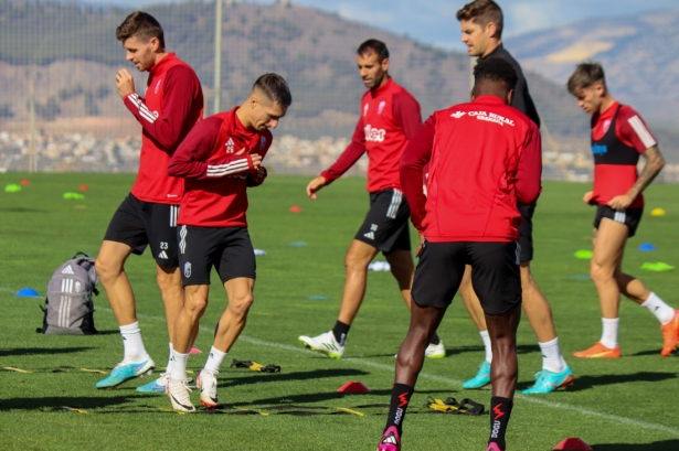 Entrenamiento del Granada CF (CRISTIAN FERNÁNDEZ) Entrenamiento del Granada CF (CRISTIAN FERNÁNDEZ)