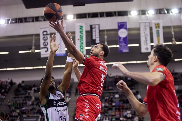 Kwan Cheatham fue el máximo anotador del Covirán (FERMÍN RODRÍGUEZ /FUNDACIÓN CBG) Kwan Cheatham fue el máximo anotador del Covirán (FERMÍN RODRÍGUEZ /FUNDACIÓN CBG)