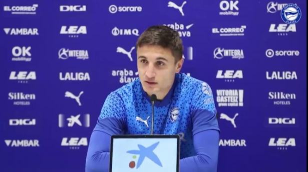 Nahuel Tenaglia en rueda de prensa (DEPORTIVO ALAVÉS) Nahuel Tenaglia en rueda de prensa (DEPORTIVO ALAVÉS)