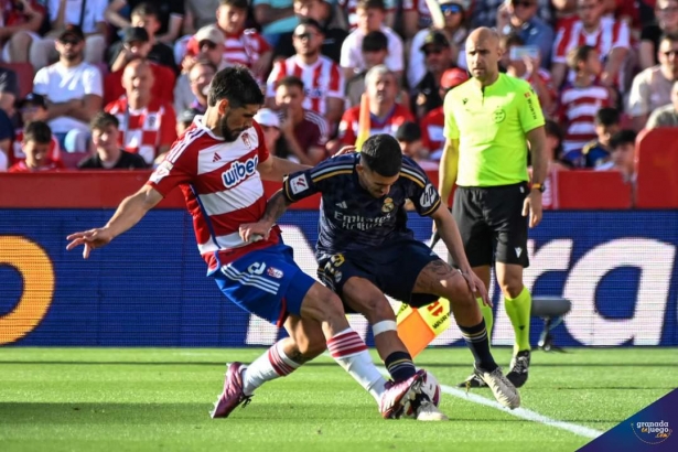 El Granada CF cayó ante el campeón de liga (JOSÉ M. BALDOMERO) El Granada CF cayó ante el campeón de liga (JOSÉ M. BALDOMERO)