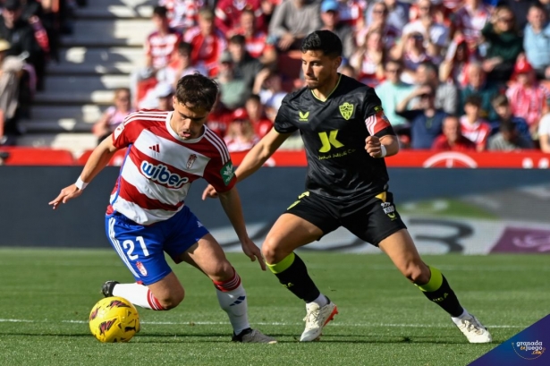 Granada y Almería se volverán a cruzar, pero esta vez en Segunda (JOSÉ M. BALDOMERO) Granada y Almería se volverán a cruzar, pero esta vez en Segunda (JOSÉ M. BALDOMERO)