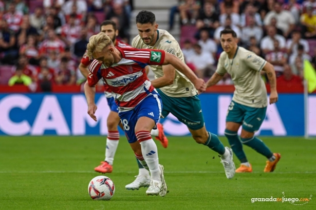 El Granada va a por la tercera victoria consecutiva (JOSÉ M. BALDOMERO) El Granada va a por la tercera victoria consecutiva (JOSÉ M. BALDOMERO)