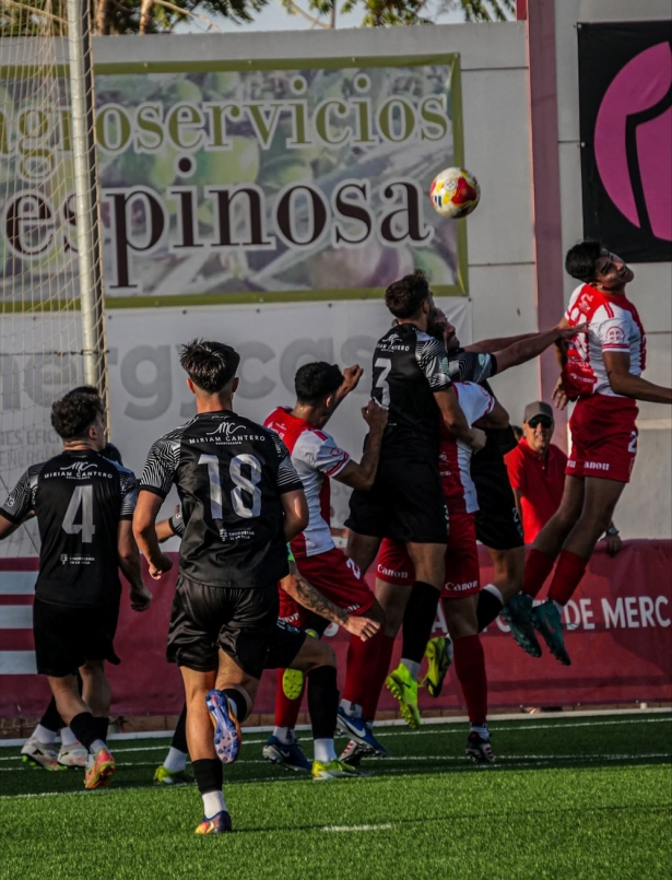 El Churriana se llevó el triunfo del campo del Torreperogil (CHURRIANA CF) El Churriana se llevó el triunfo del campo del Torreperogil (CHURRIANA CF)