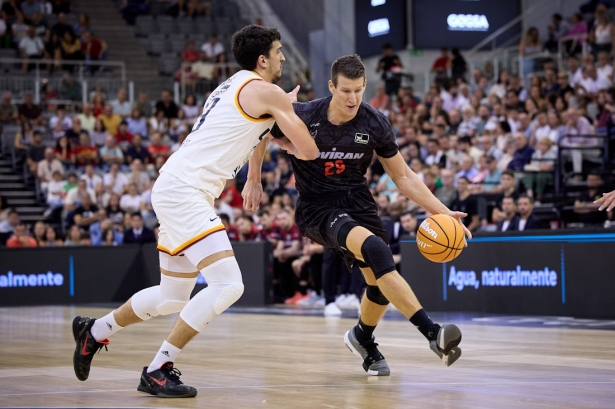 Luka Bozic juega en ataque (GPMEDIA)