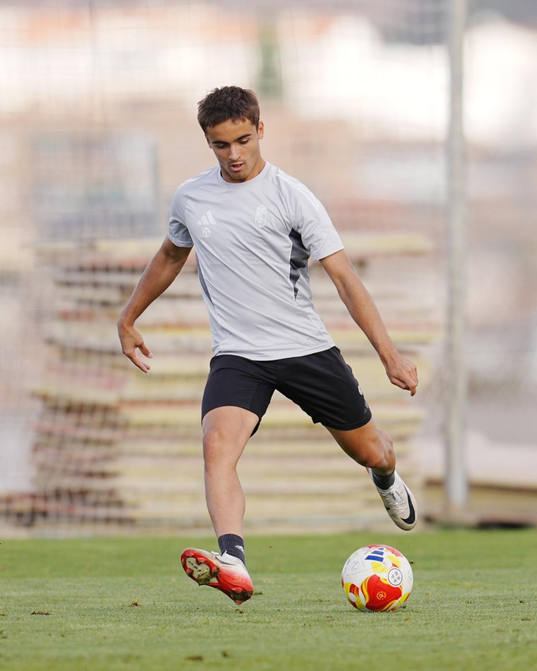 El Recre busca escalar posiciones (GRANADA CF)